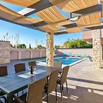Philippo And Nika Villa *