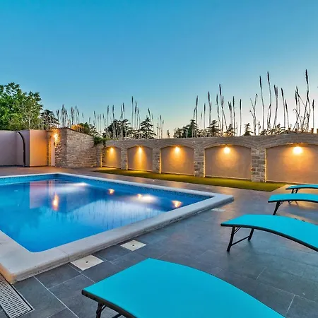 Philippo And Nika Вілла