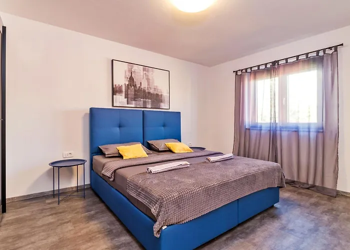 Philippo And Nika Štinjan