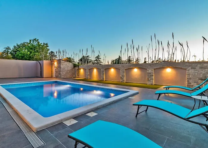 Philippo And Nika Villa