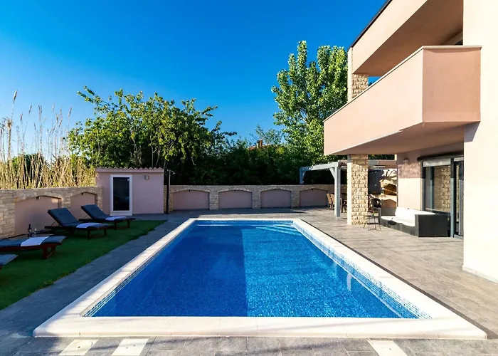 Villa Philippo And Nika *