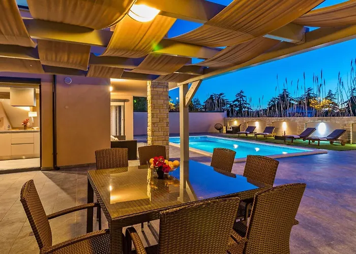 Philippo And Nika Villa *