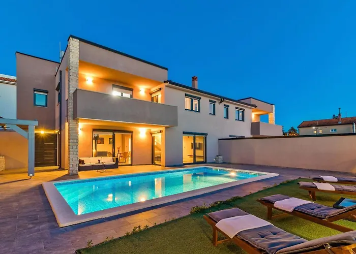 Philippo And Nika Villa *