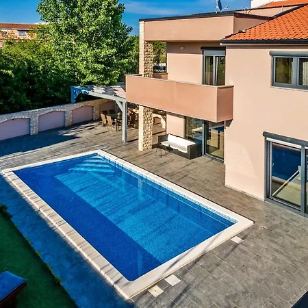 Villa Philippo And Nika *